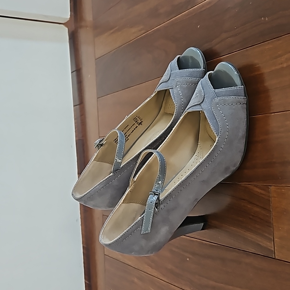 Dexflex Comfort Gray Peep Toe Heels